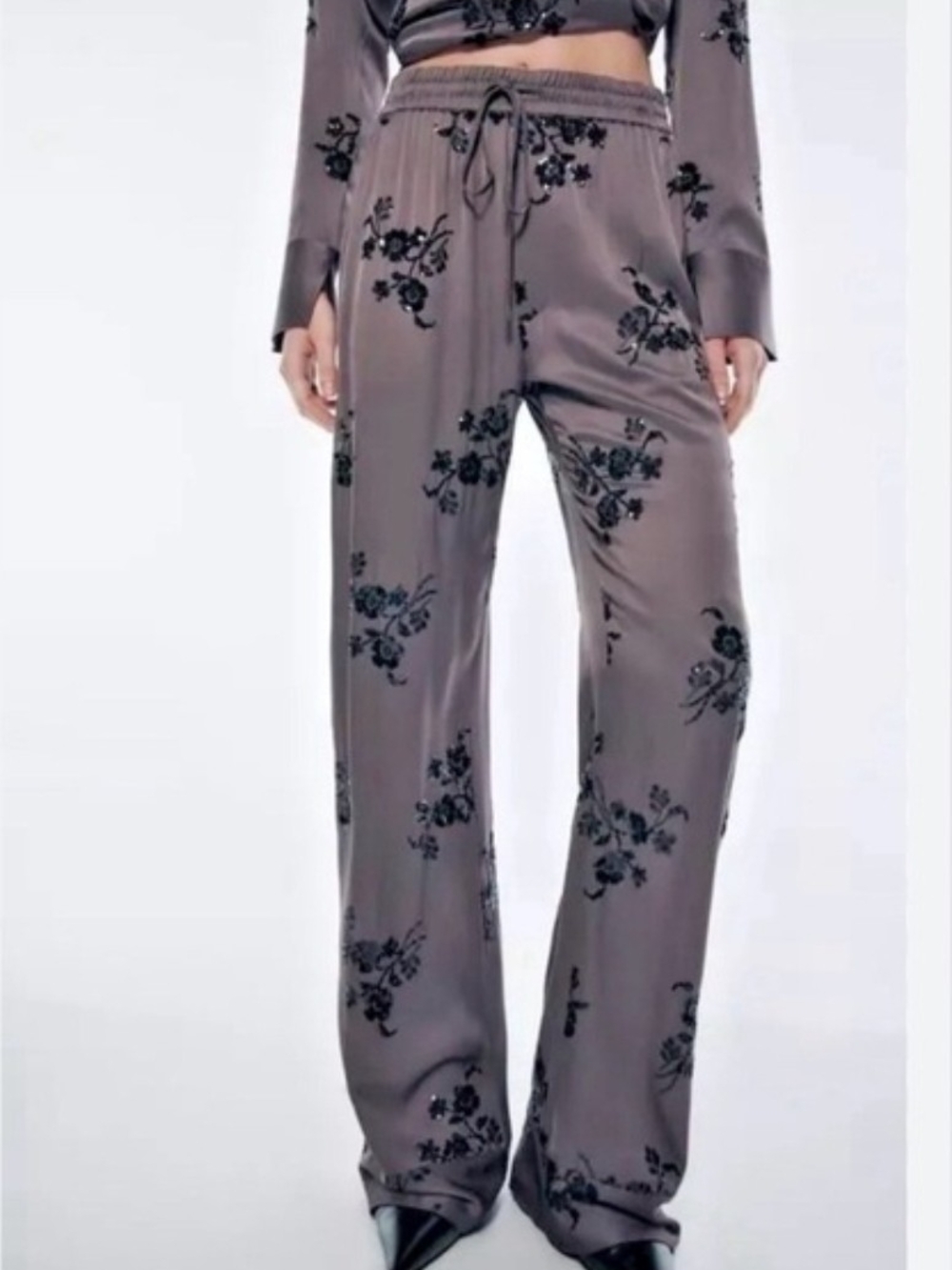 ✨ Zara Satin Floral Sequin Pants – Size XL (NWT) ✨